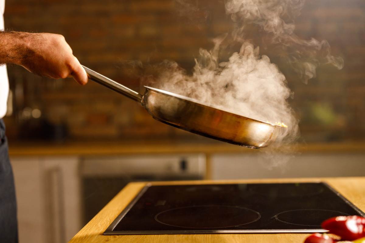 High smoke point cooking oil